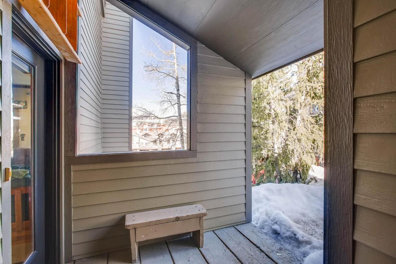 Ski-In Ski-Out Studio Private Balcony & Fireplace Condo 마운트크레스티드부트 외부 사진