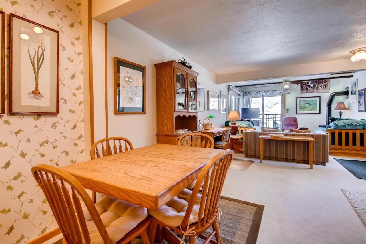Ski-In Ski-Out Studio Private Balcony & Fireplace Condo 마운트크레스티드부트 외부 사진