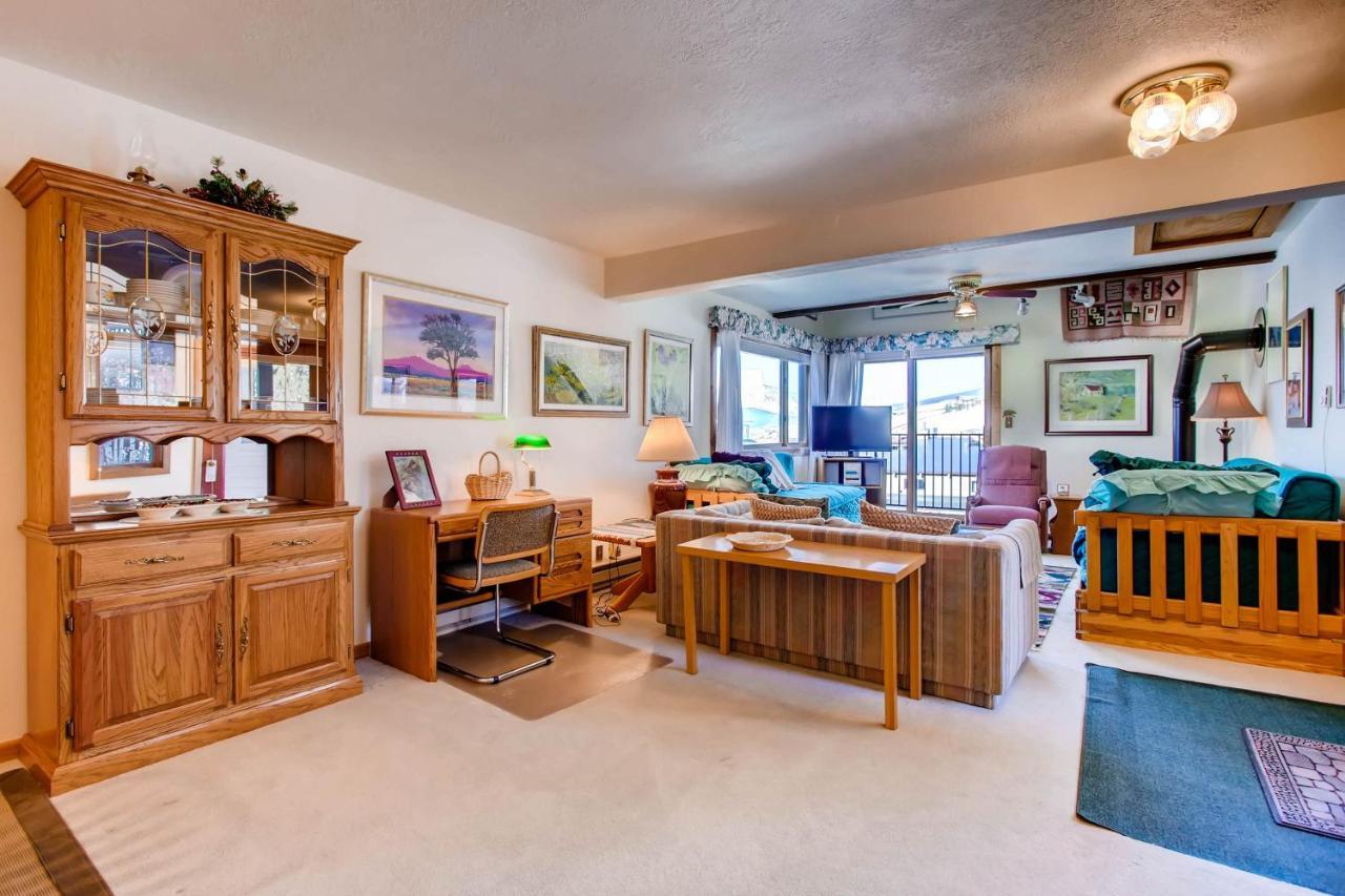 Ski-In Ski-Out Studio Private Balcony & Fireplace Condo 마운트크레스티드부트 외부 사진