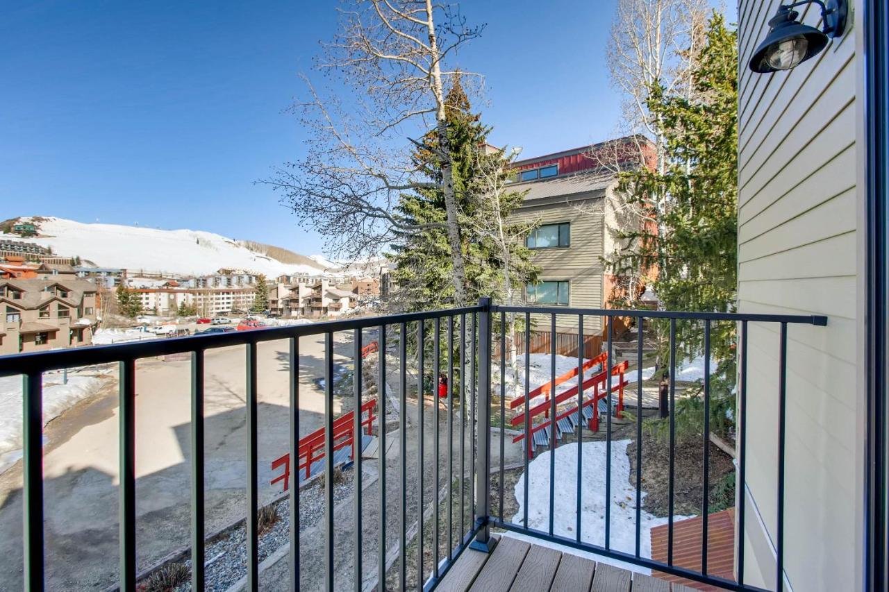 Ski-In Ski-Out Studio Private Balcony & Fireplace Condo 마운트크레스티드부트 외부 사진